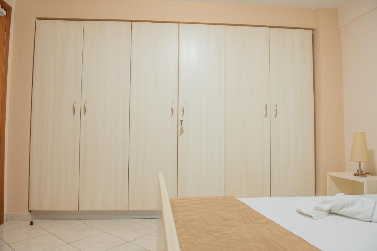 Garden Suite เนอาเปรามอส ภายนอก รูปภาพ