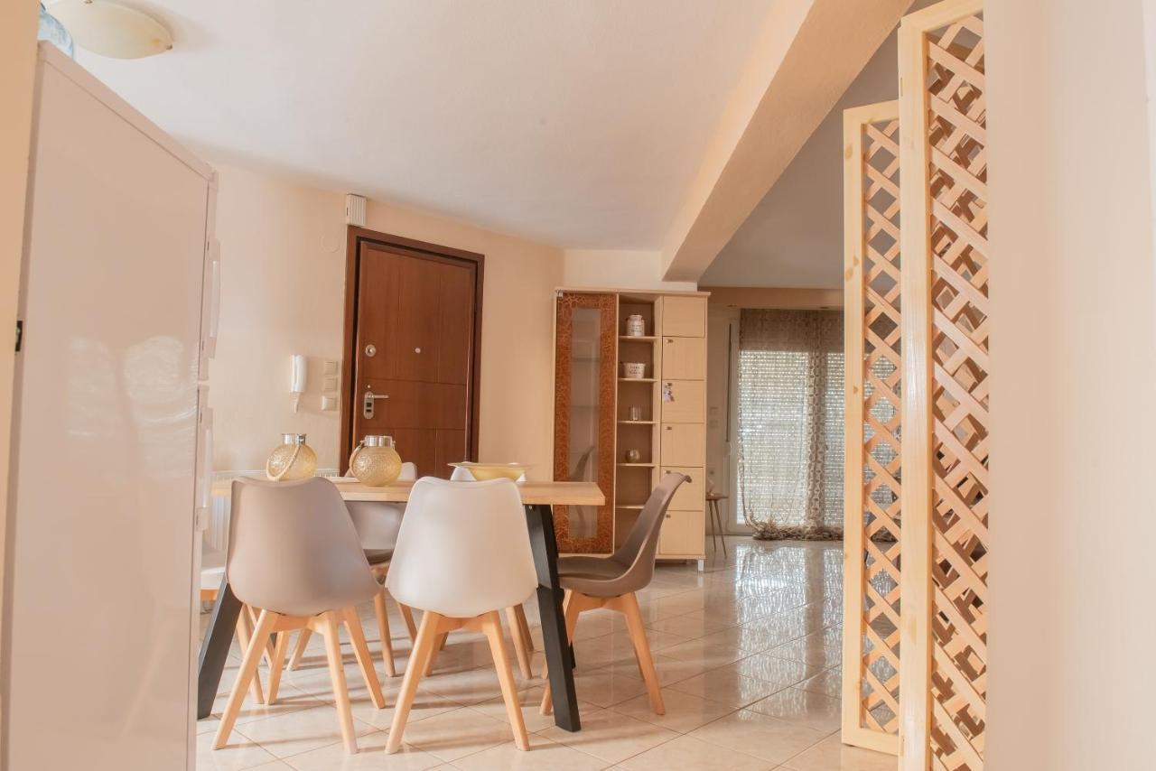 Garden Suite เนอาเปรามอส ภายนอก รูปภาพ