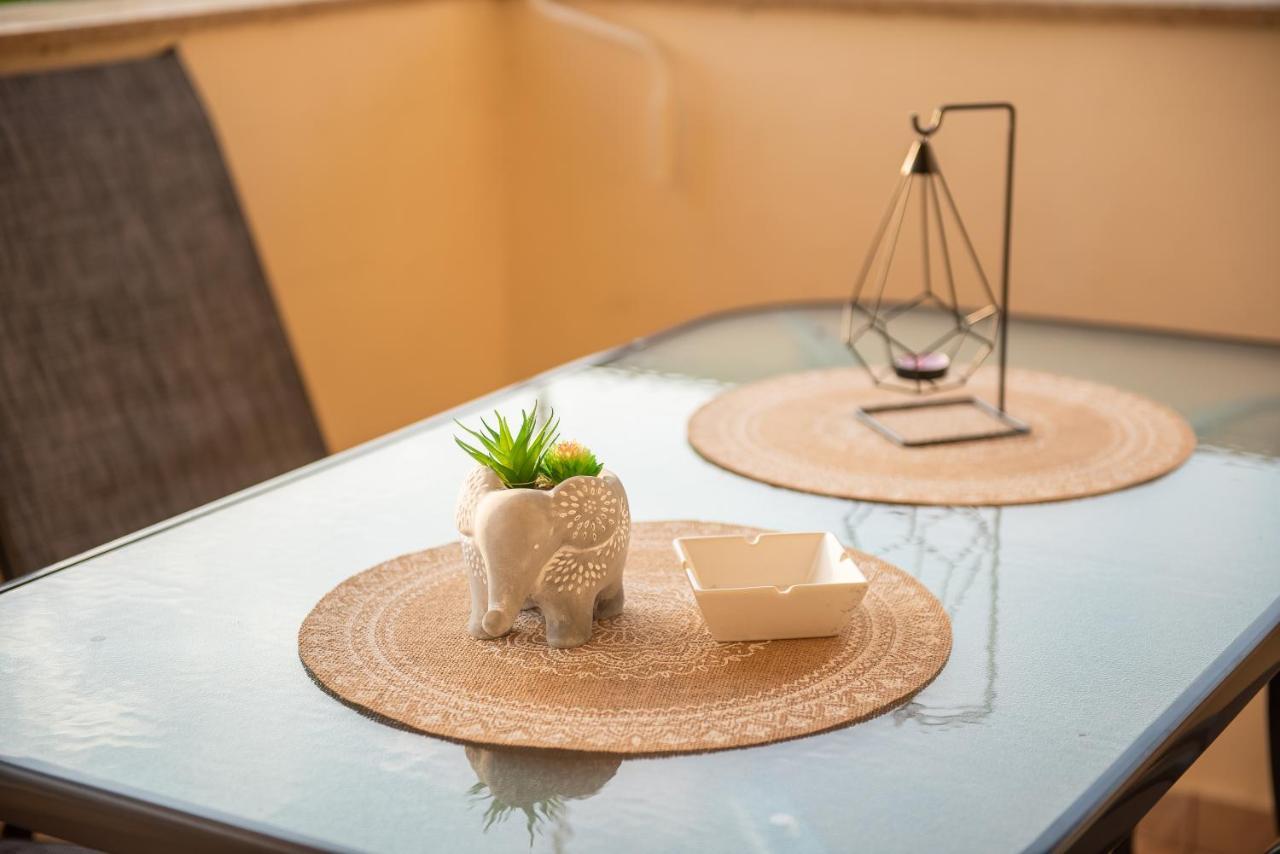 Garden Suite เนอาเปรามอส ภายนอก รูปภาพ